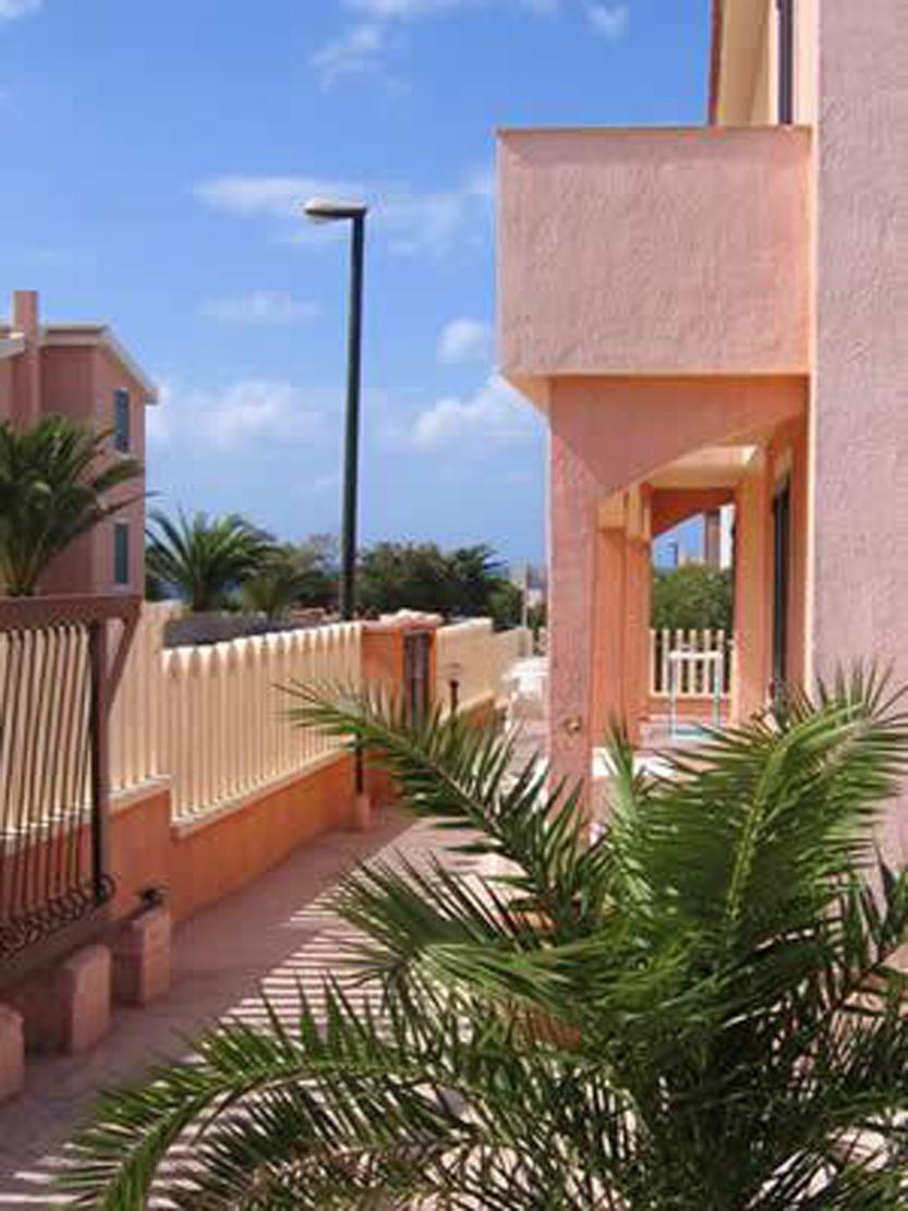 Residenza Sul Mare Aparthotel Valledoria  Buitenkant foto